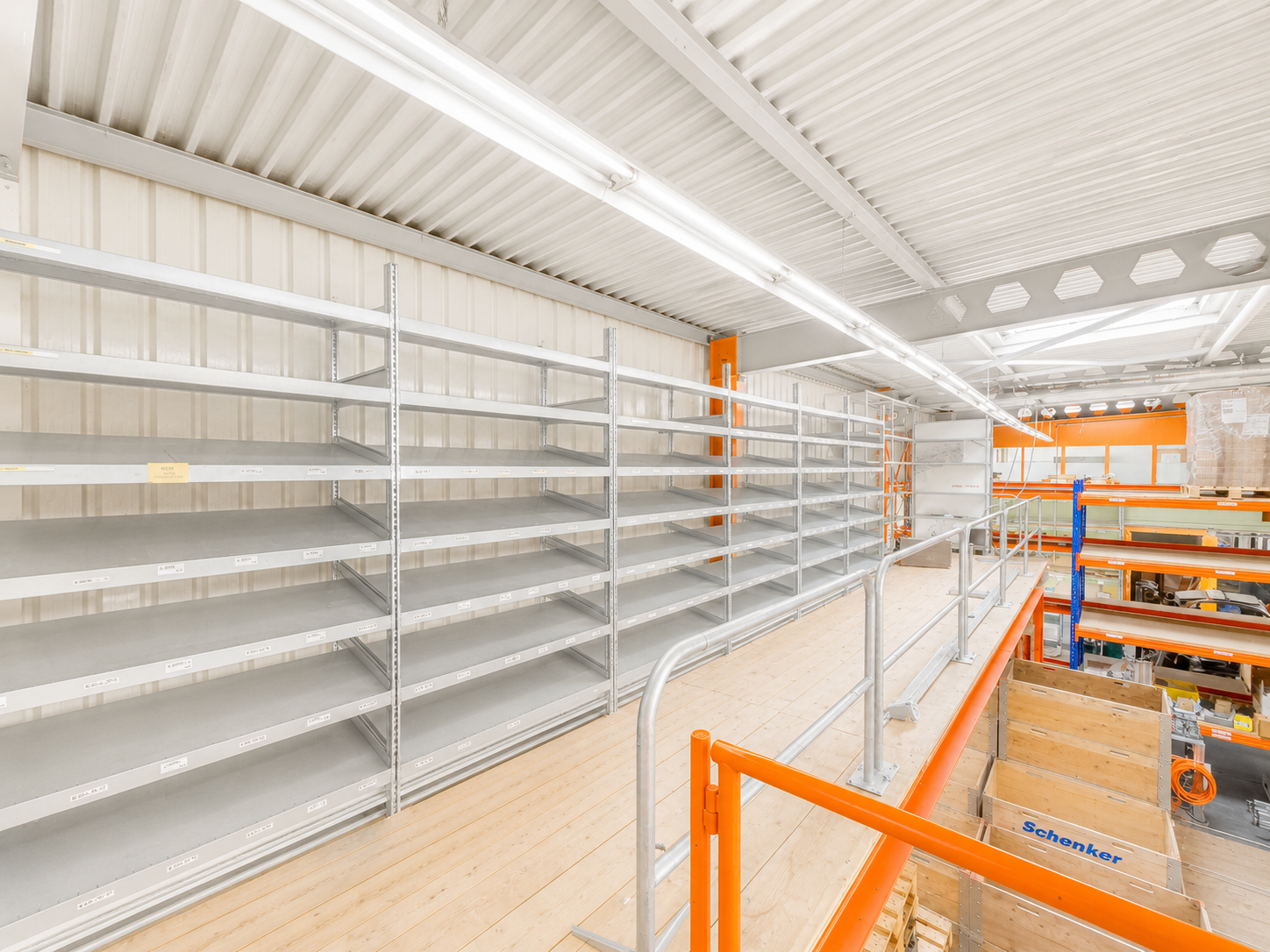 1300m² industrial object, photo 7 of 10