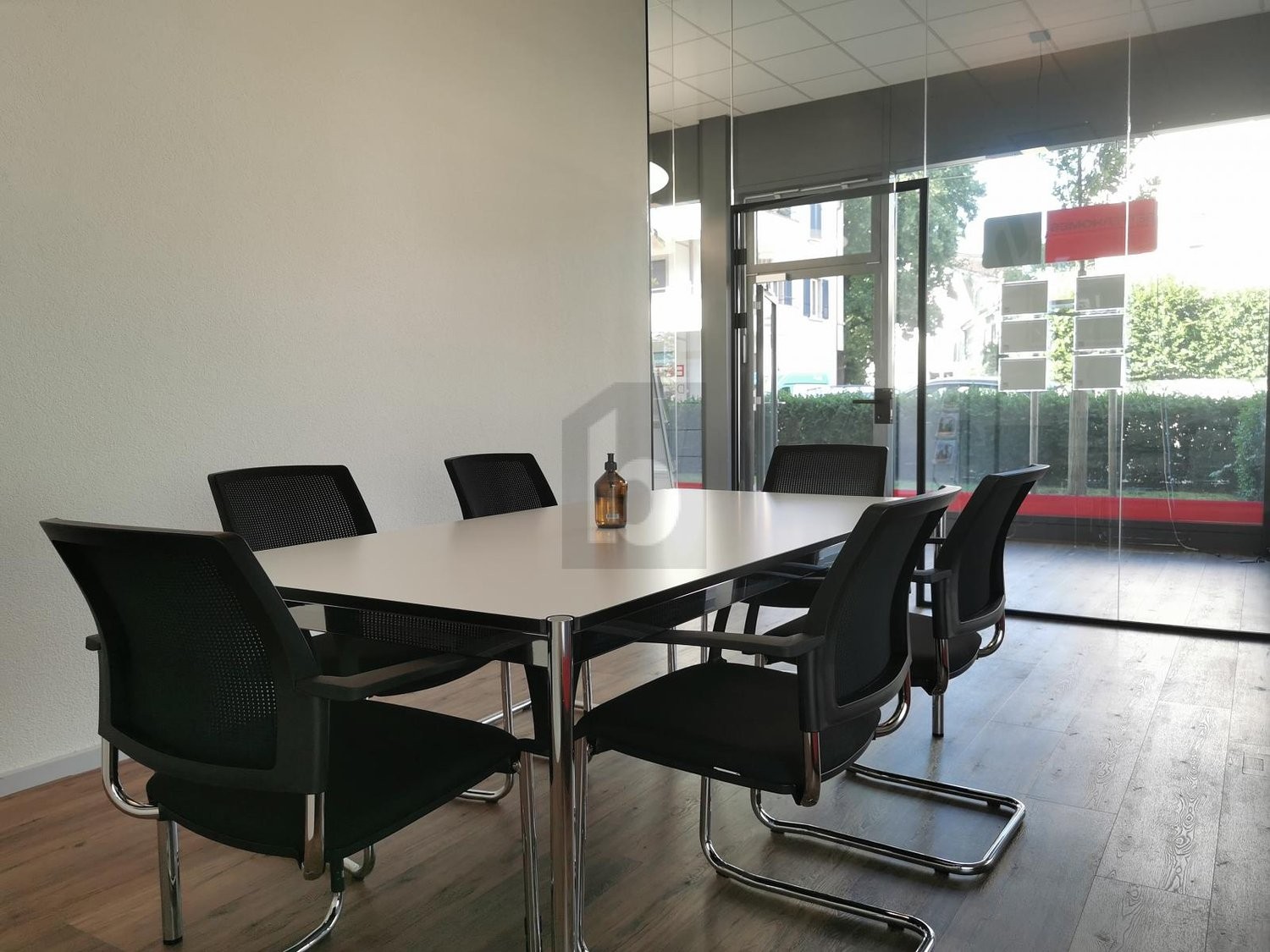 124m² office, photo 1 of 4