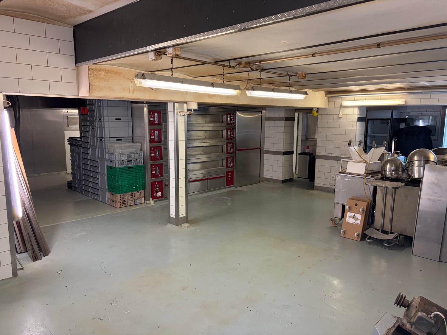 150m² commercial