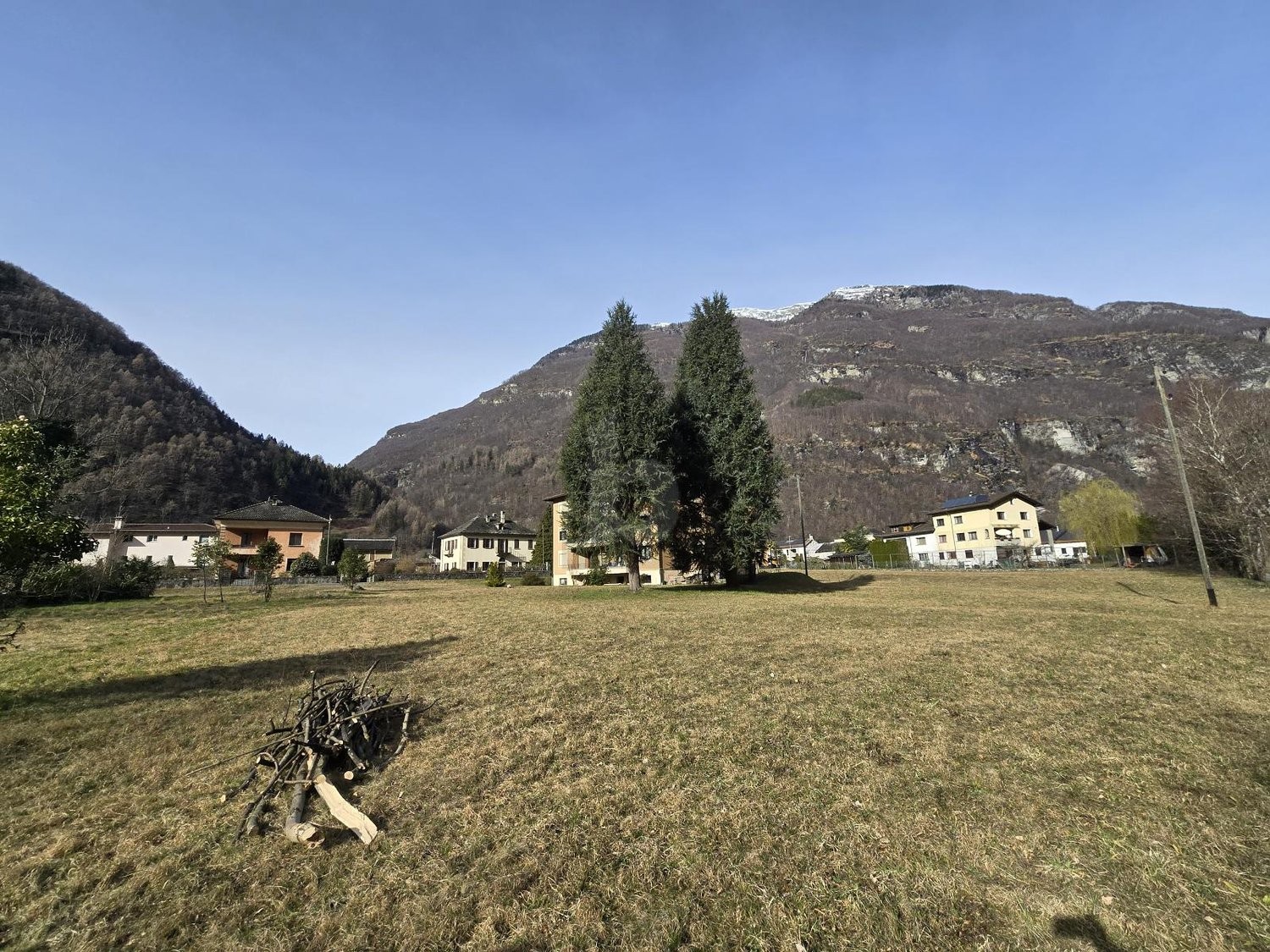 2095m² building land, photo 3 of 3