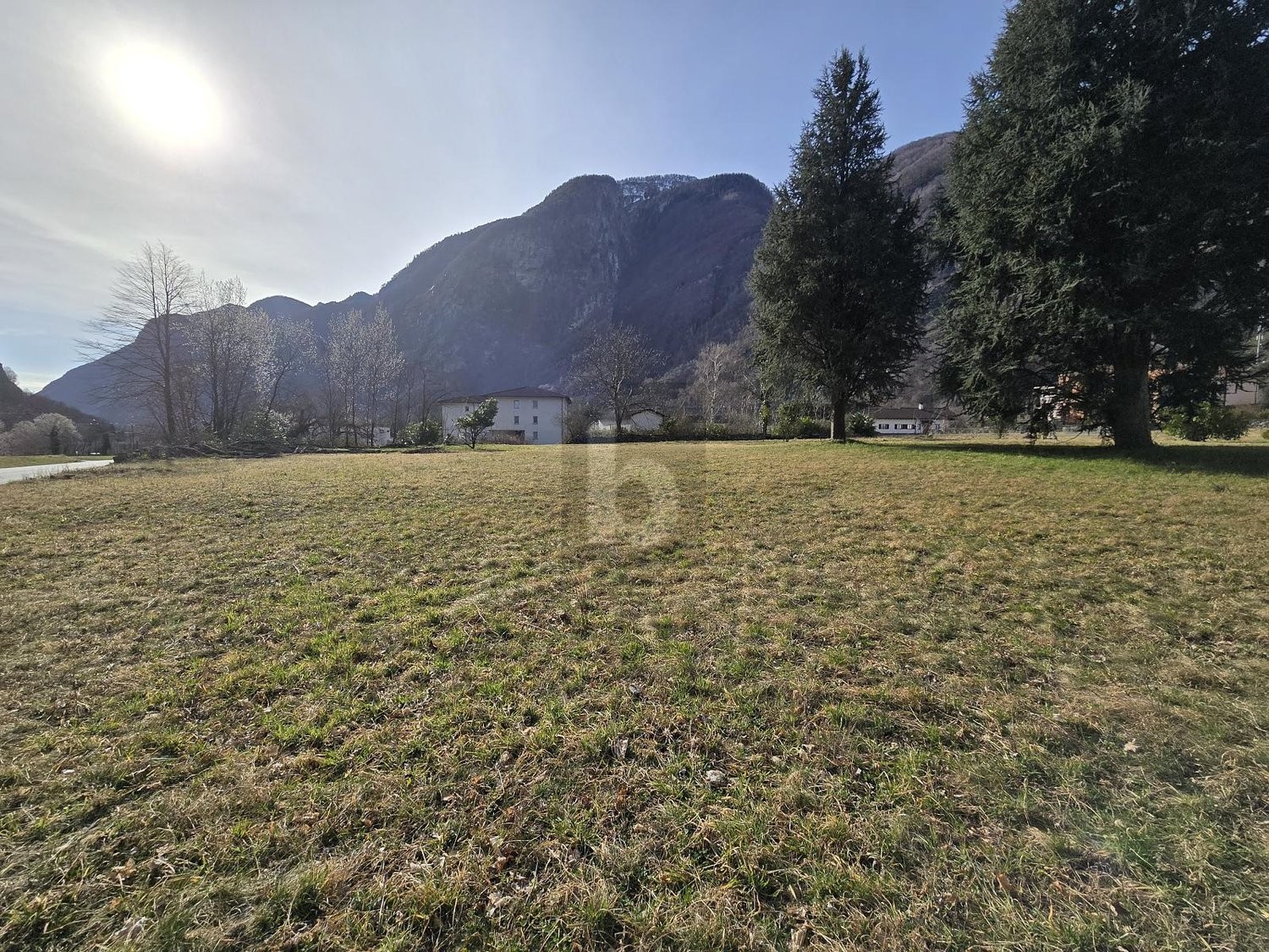 2095m² building land, photo 1 of 3