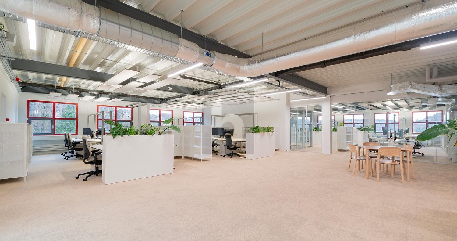 275m² office, photo 2 of 4