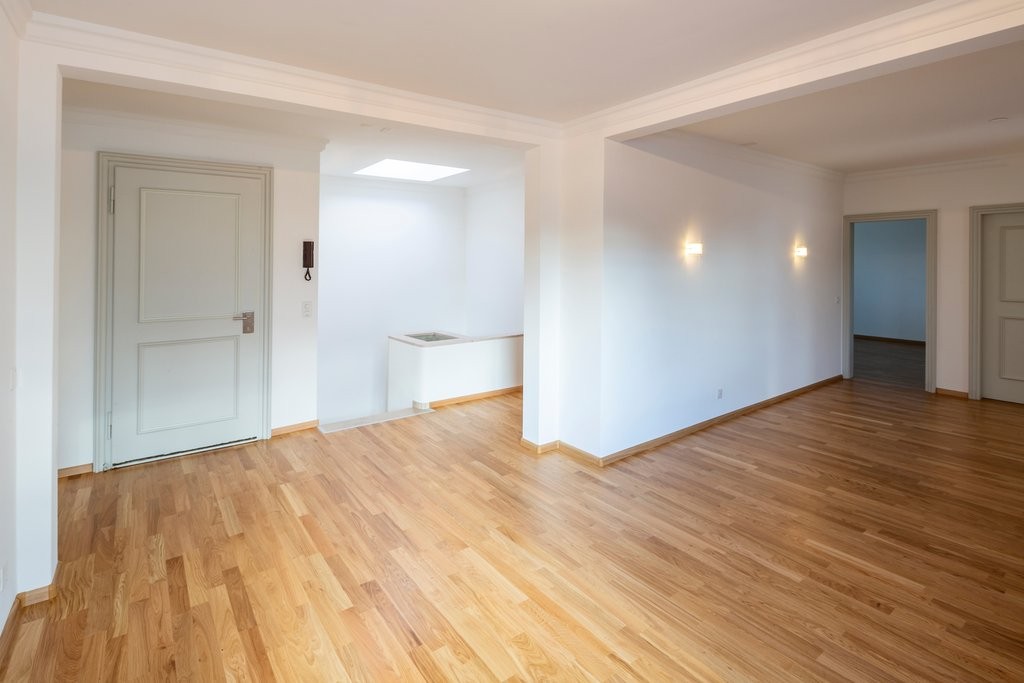 8 rooms apartment, photo 2 of 9