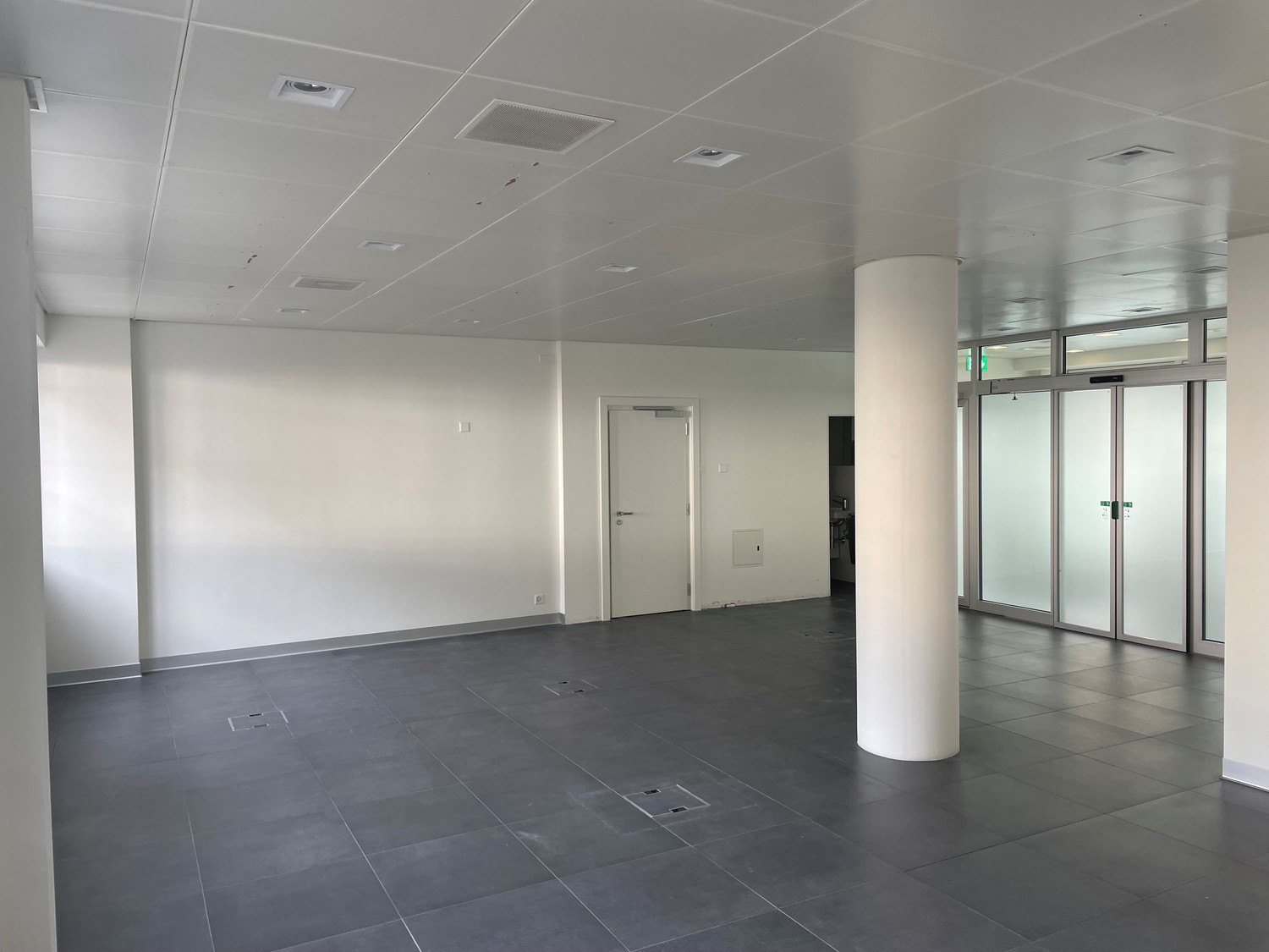 64m² commercial, photo 1 of 5