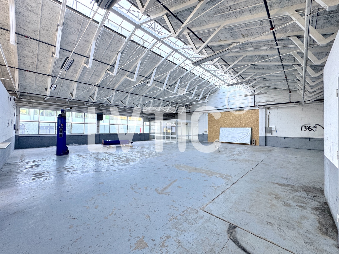 1040m² storage room, photo 3 of 7