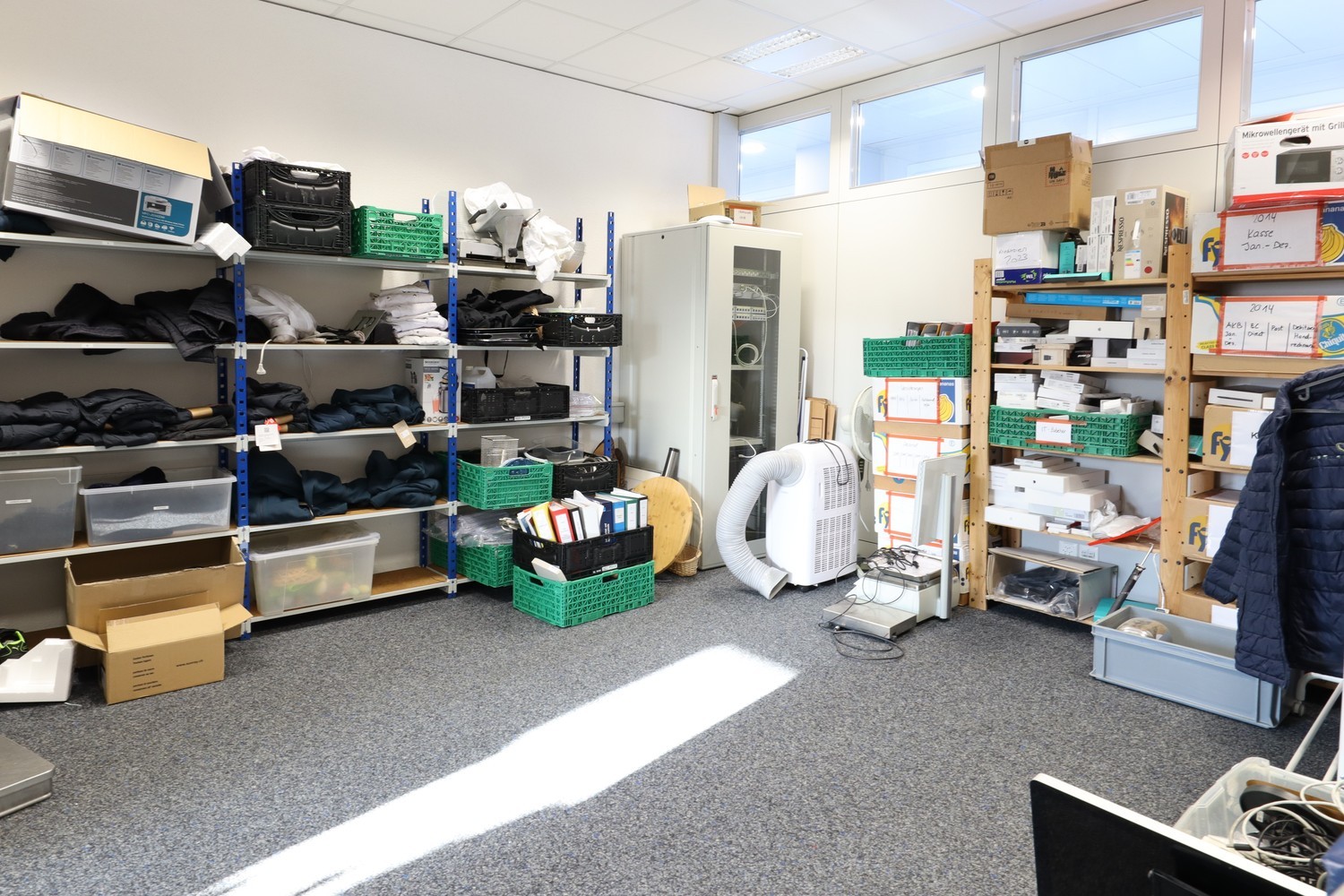 82m² office