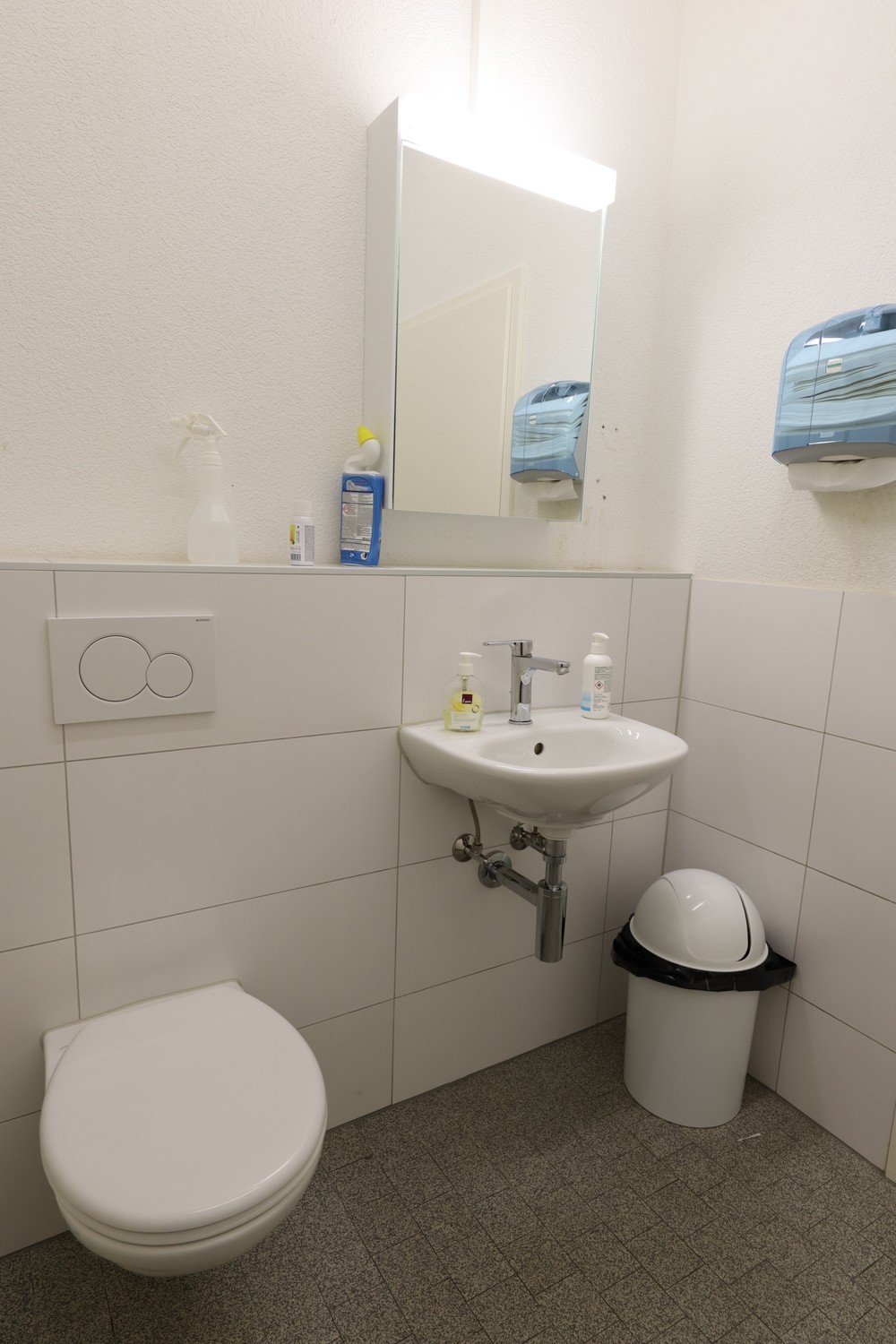 82m² office