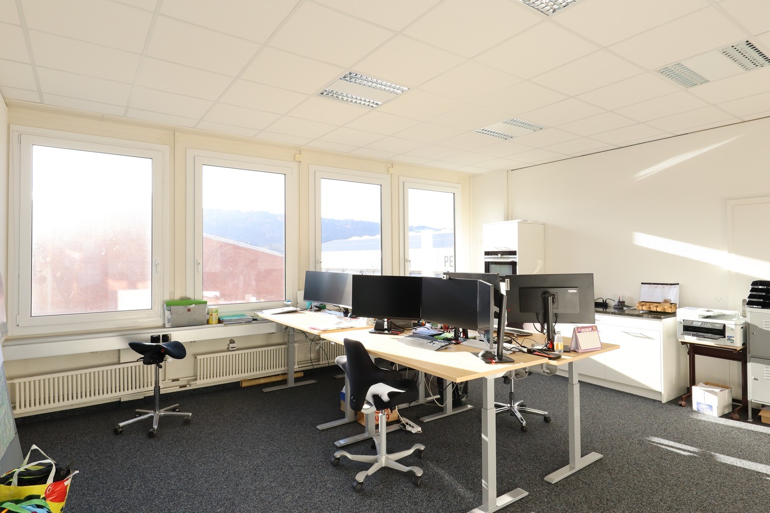 82m² office
