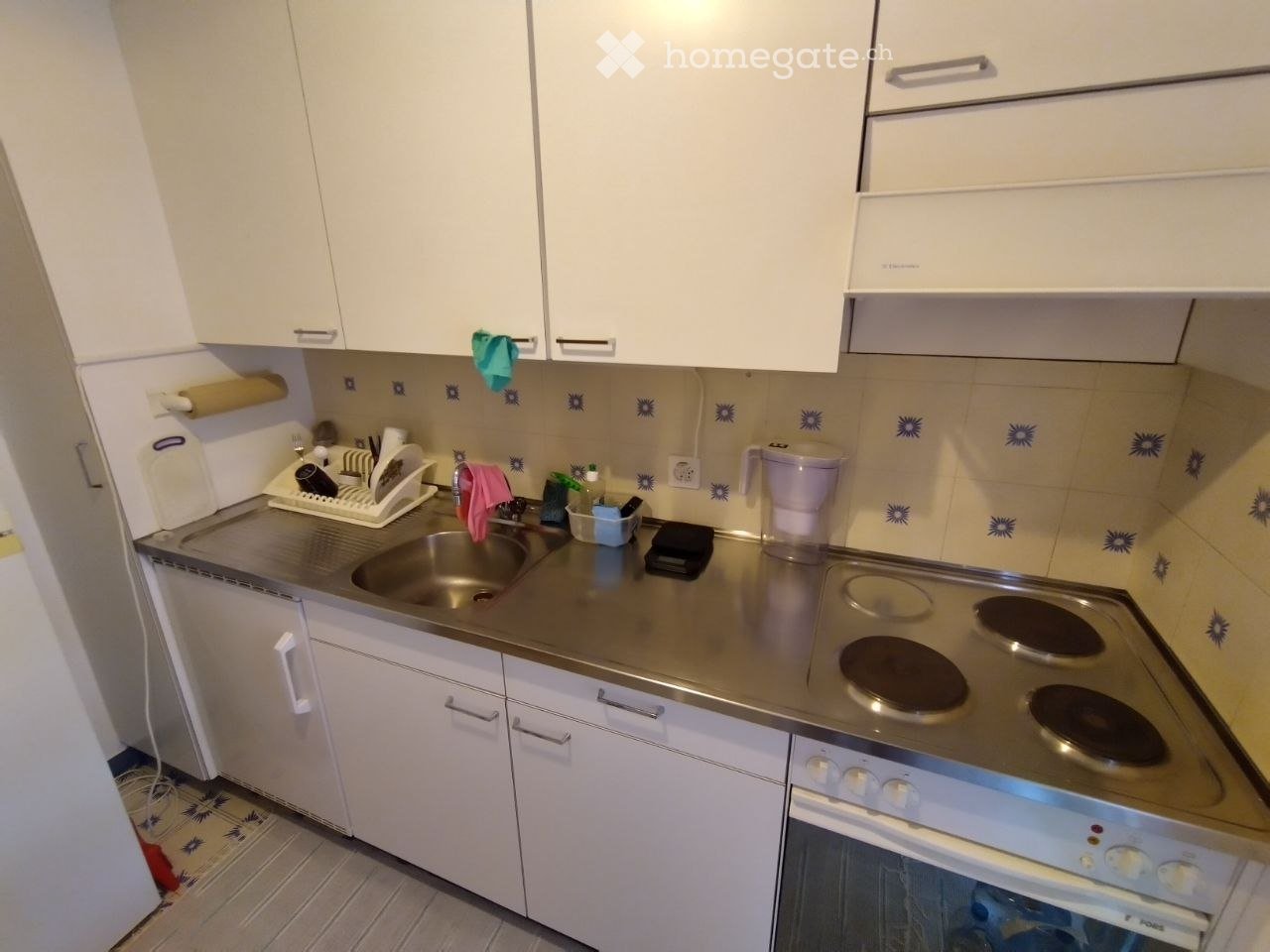 Appartement de 1 ½ pièces

Je cherche un repreneur pour un 1.5 locaux à Viganello, via alla Roggia 25, rez-de-chaussée (techniquement surélevé).   
L'appartement dispose de :   
\- Cuisine séparée   
\- Salle de bain avec baignoire   
\- Balcon   
\- Armoire murale   
\- Buanderie de l'immeuble   
\, photo 4 sur 5