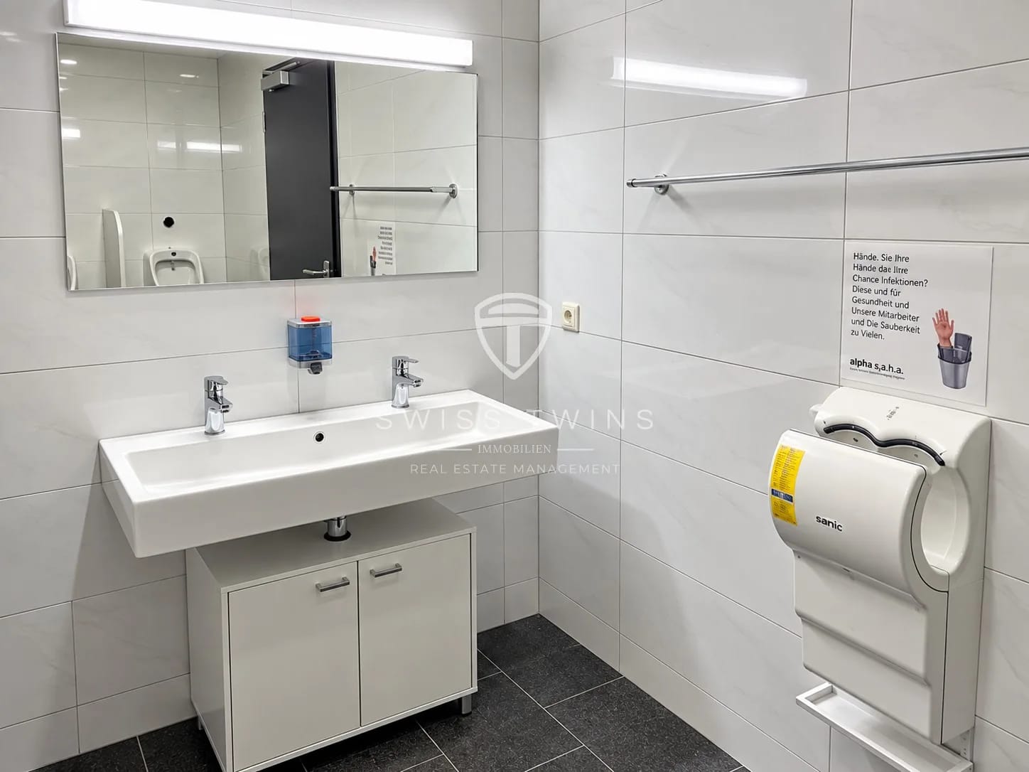 4196m² commercial