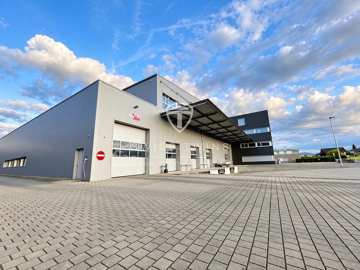 4196m² commercial