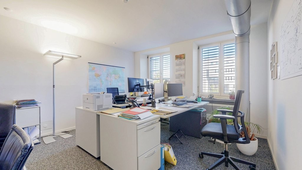236m² office