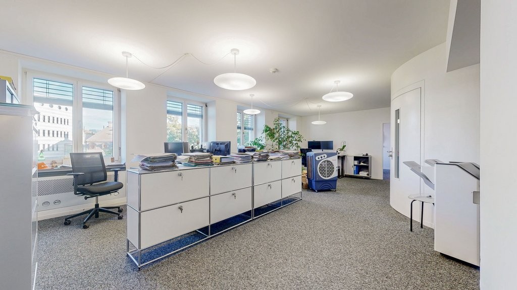 236m² office