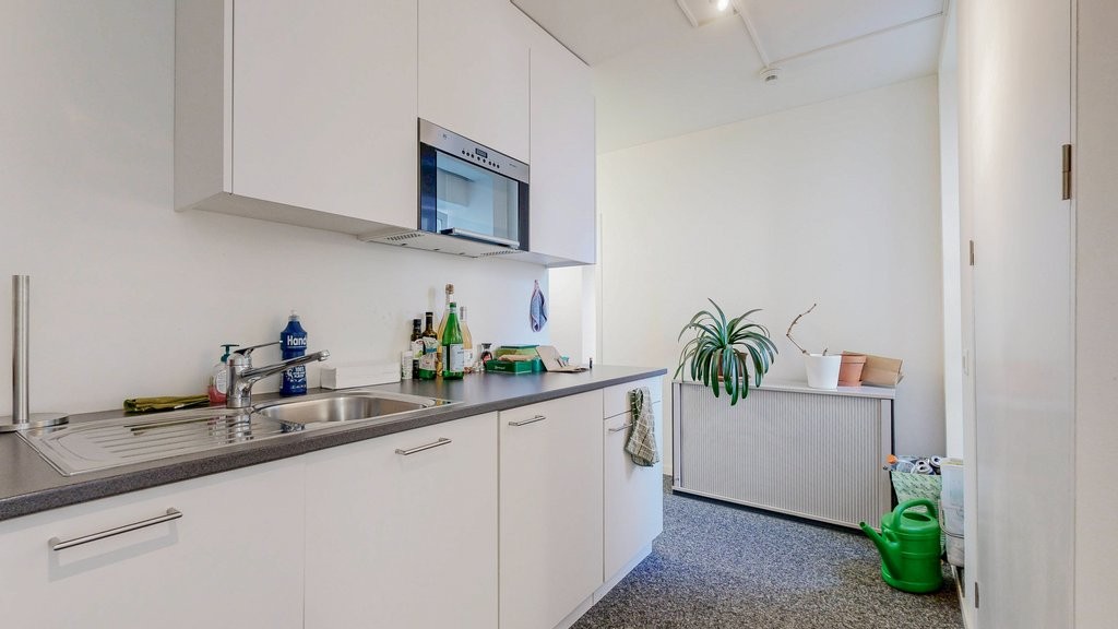 236m² office