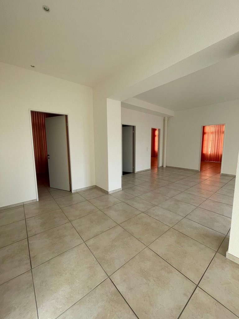 132m² office
