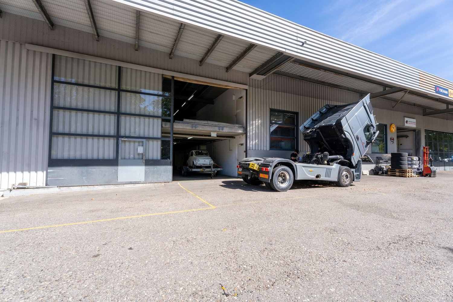 813m² commercial, photo 1 of 7