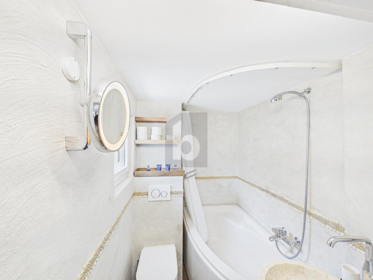 11 rooms duplex house, photo 4 of 4
