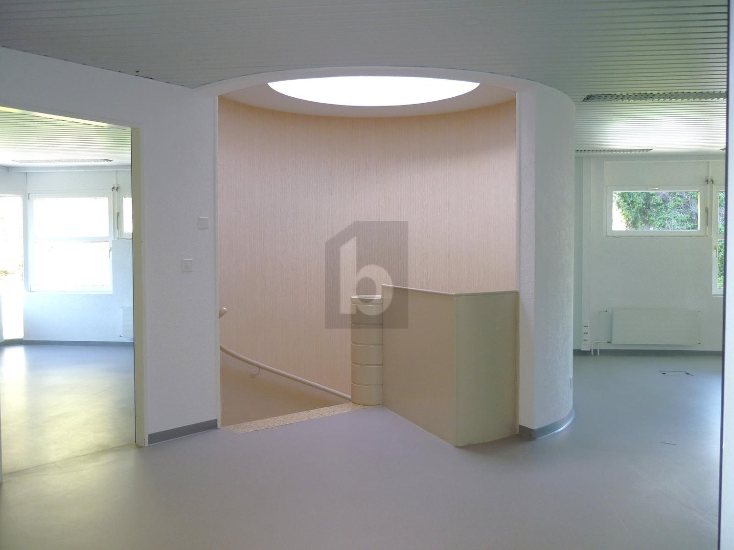 208m² office, photo 4 of 4
