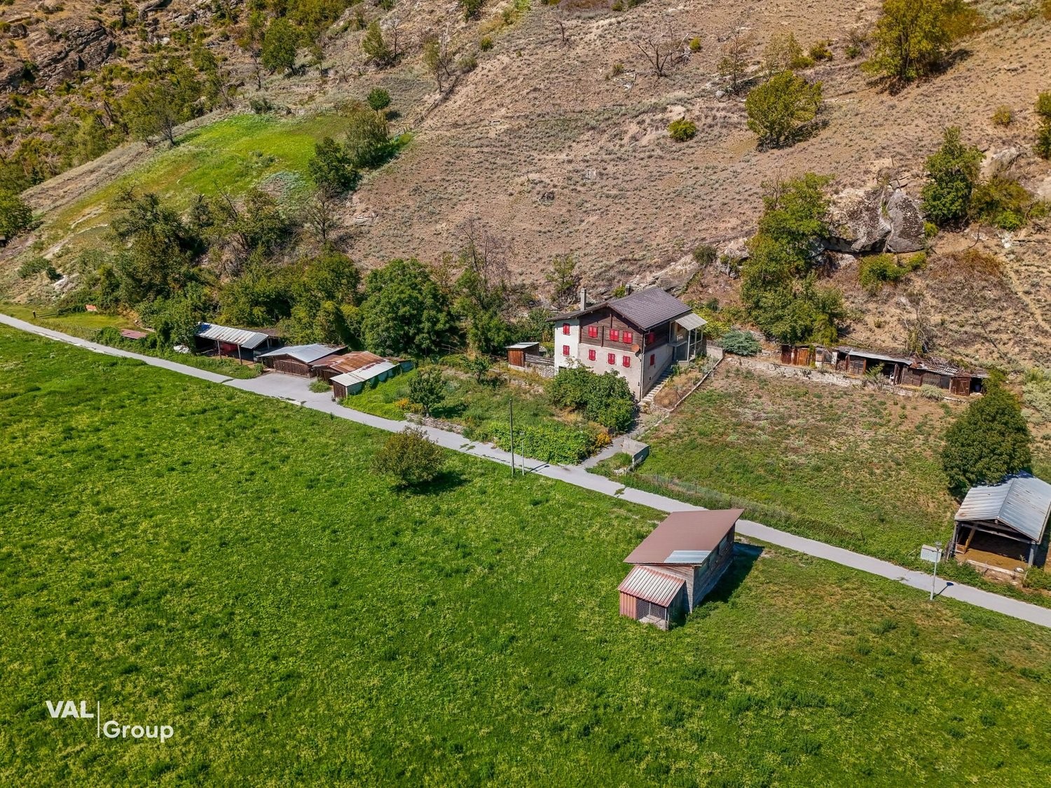 1206m² building land
