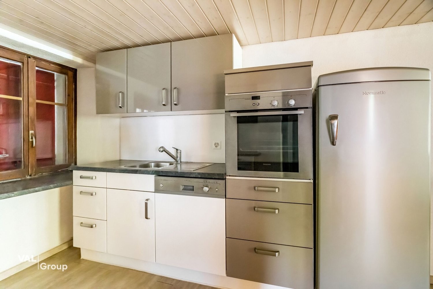 1206m² building land