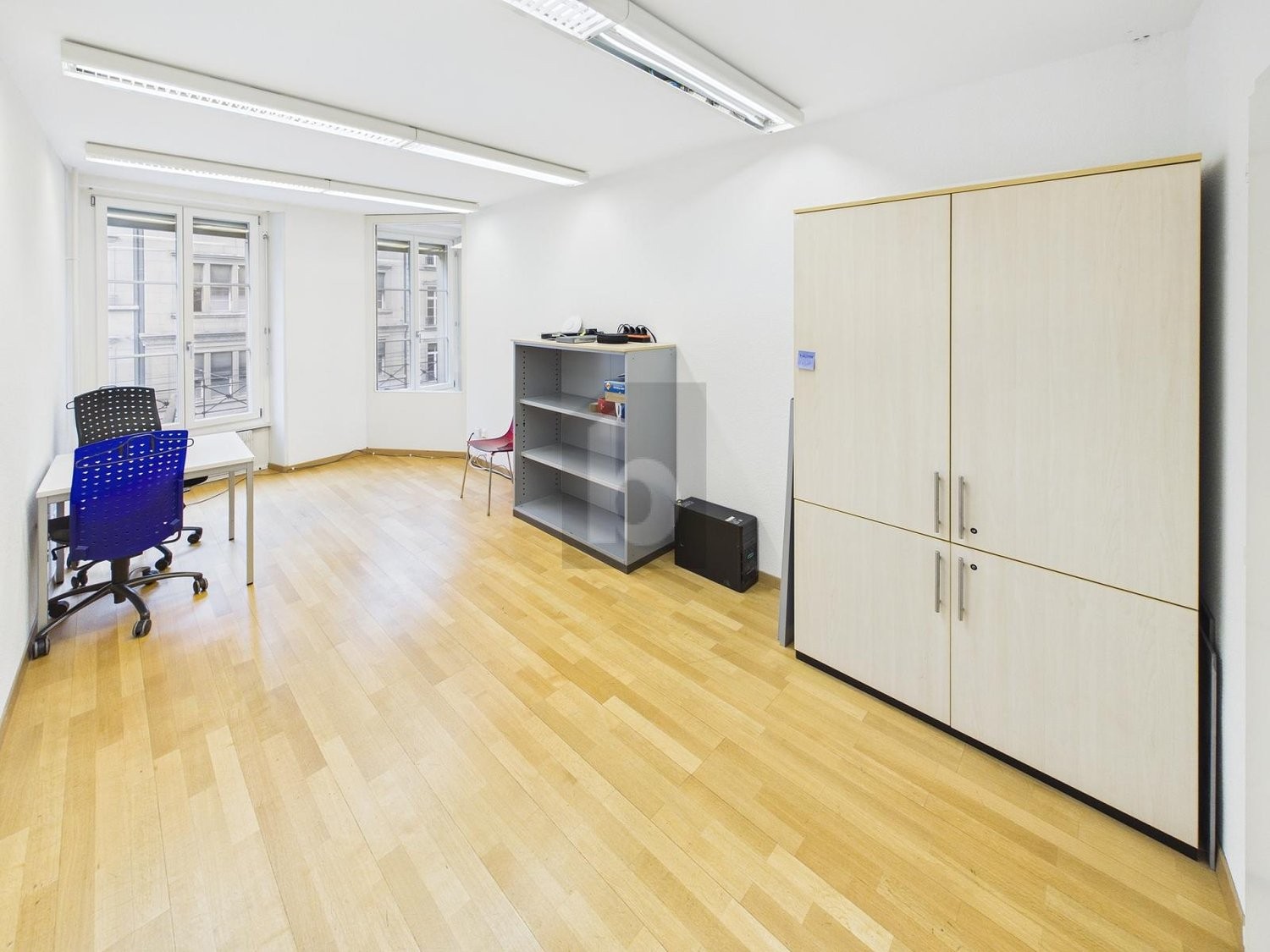 Office, photo 1 of 4