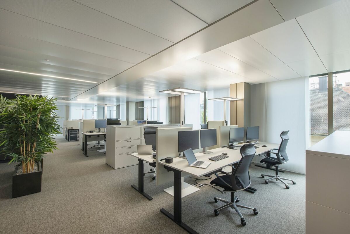1124m² office, photo 3 of 10