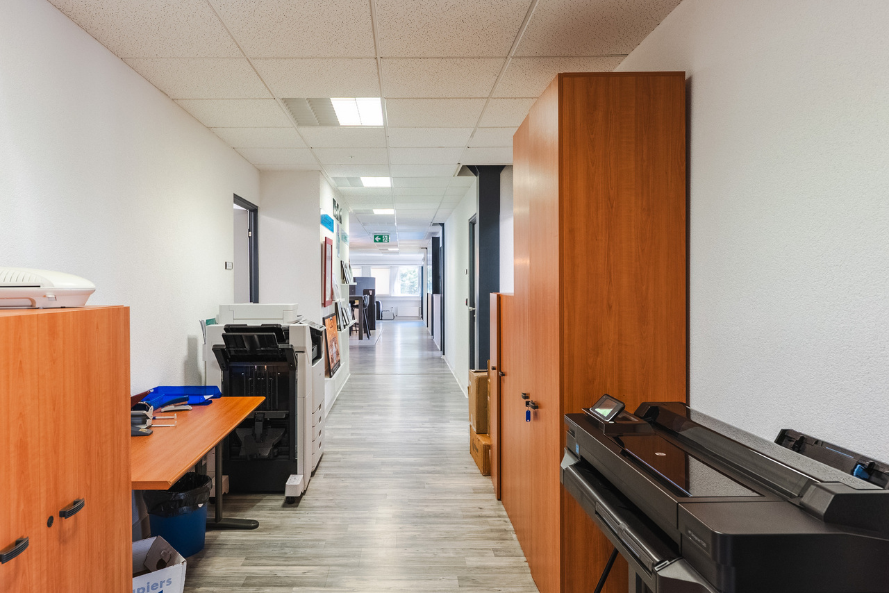73m² office