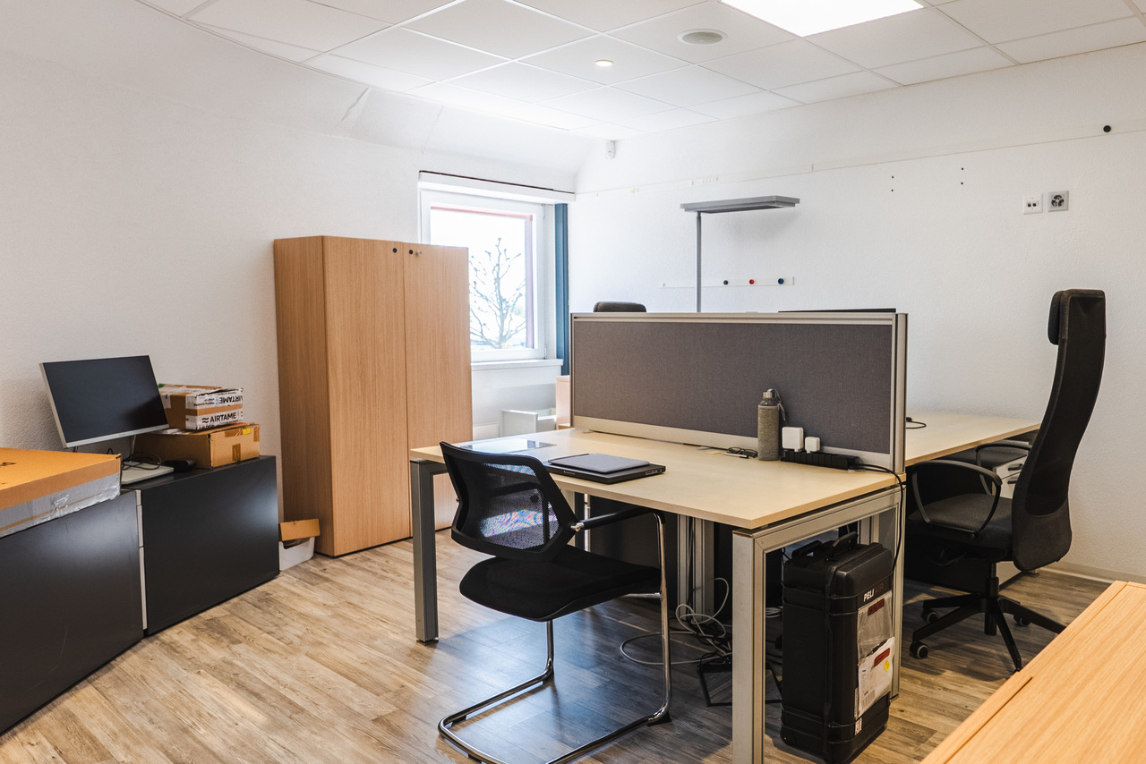 73m² office