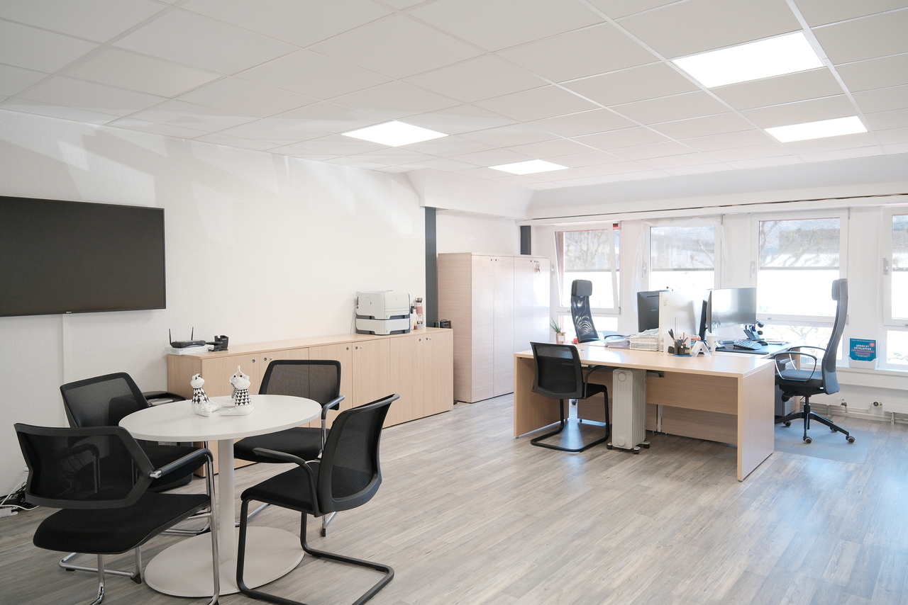 73m² office