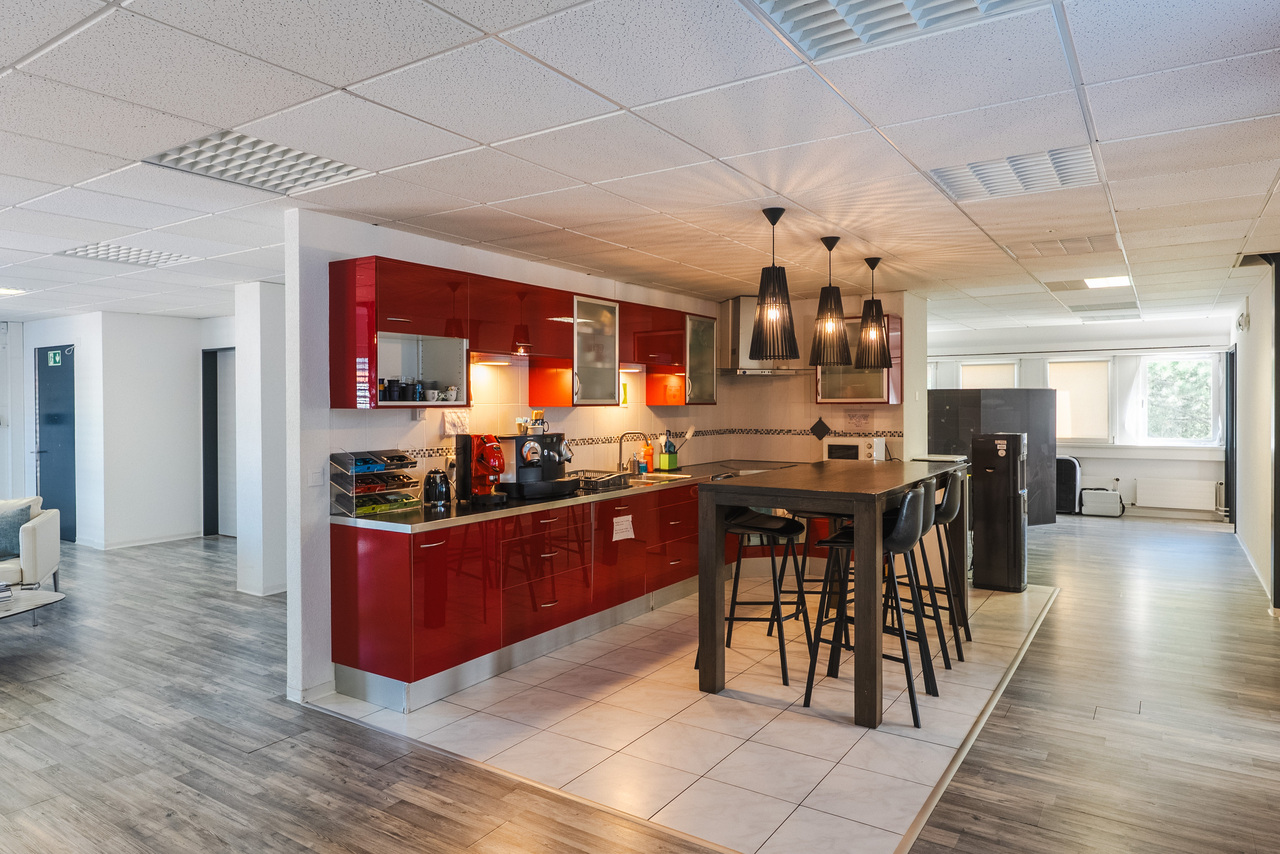 73m² office