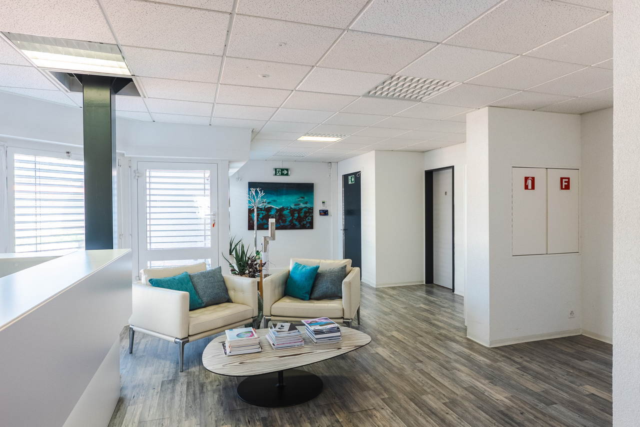 73m² office