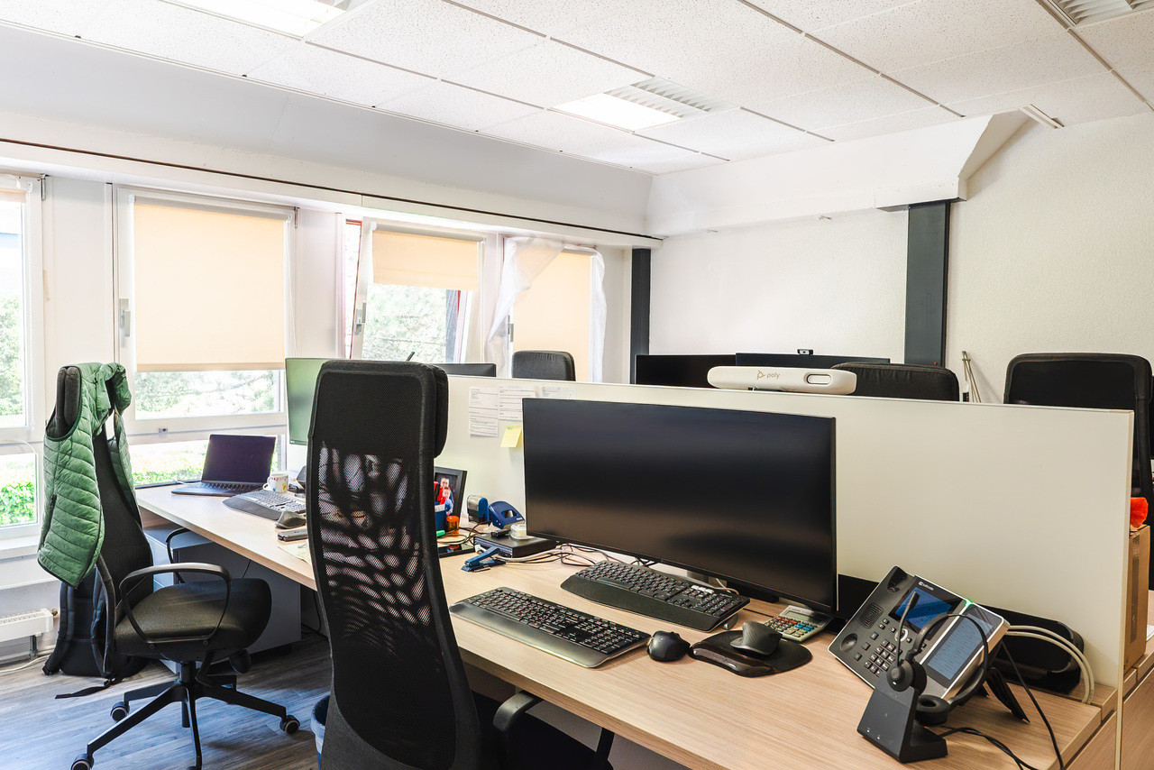 73m² office