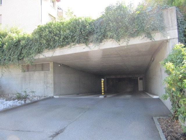 Underground slot, photo 1 of 2
