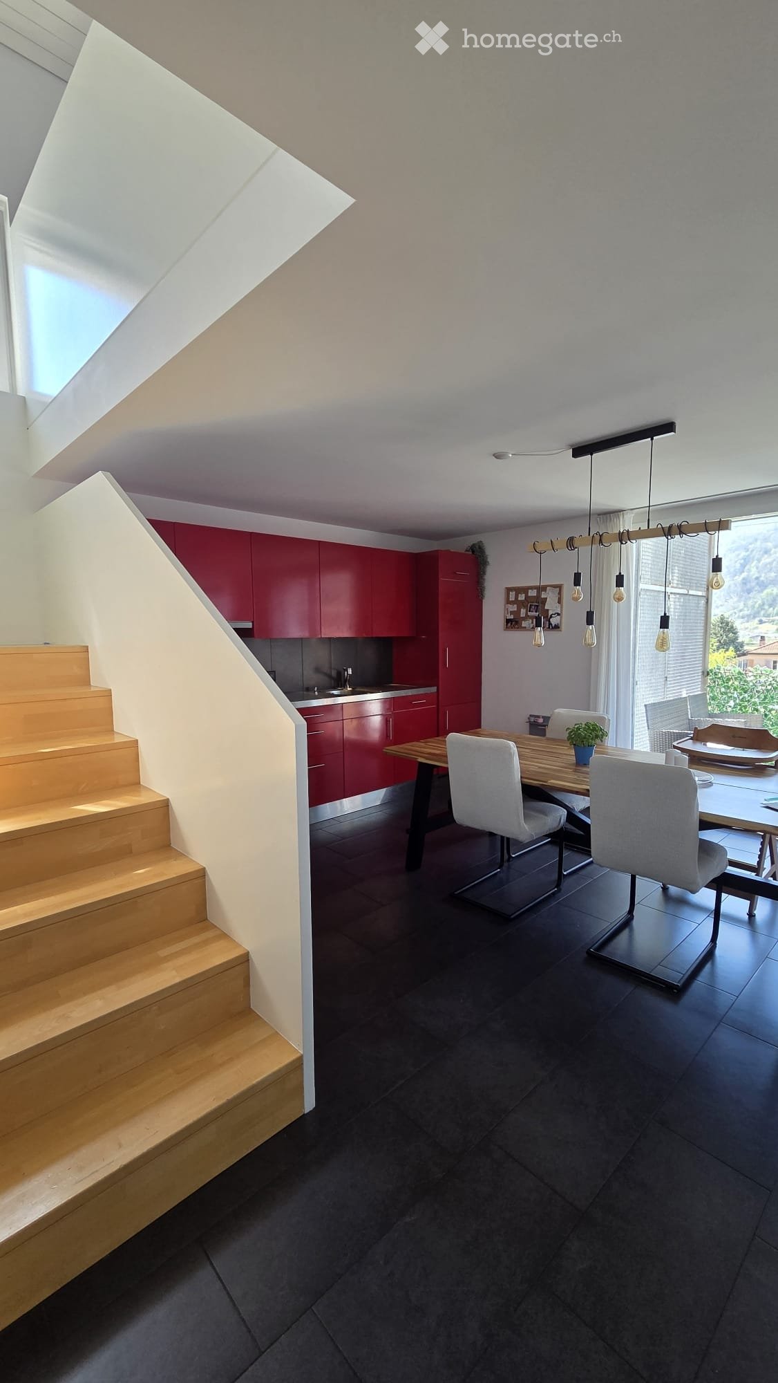 5 rooms apartment