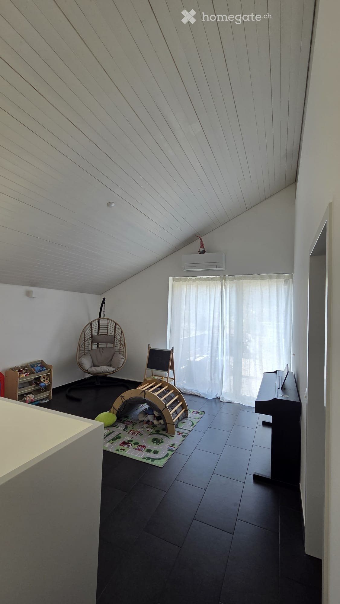 5 rooms apartment