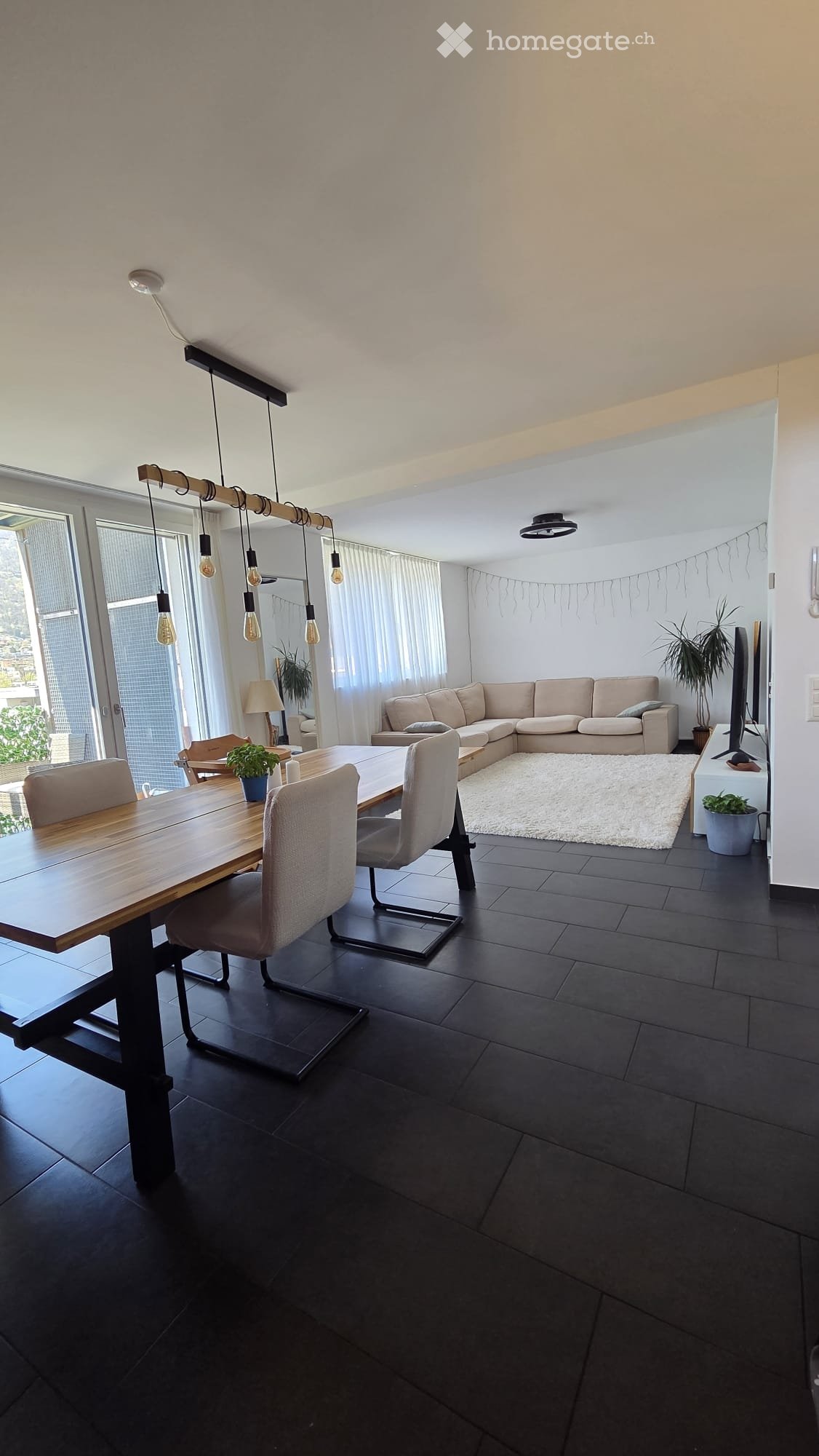 5 rooms apartment