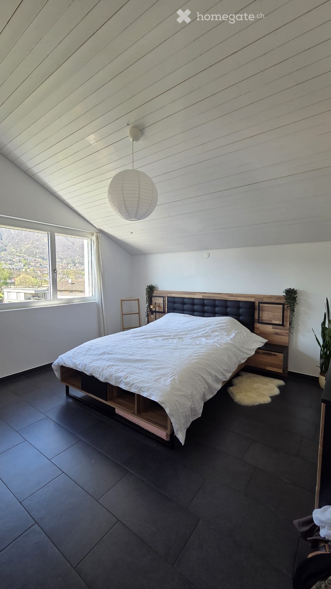 5 rooms apartment