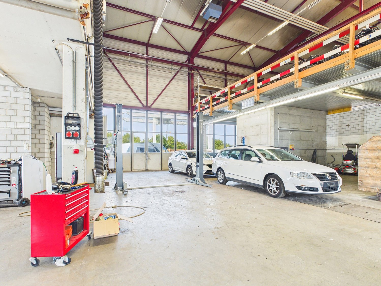 350m² workshop