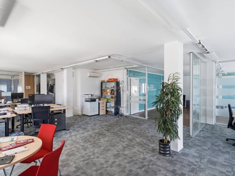 360m² office, photo 4 of 10