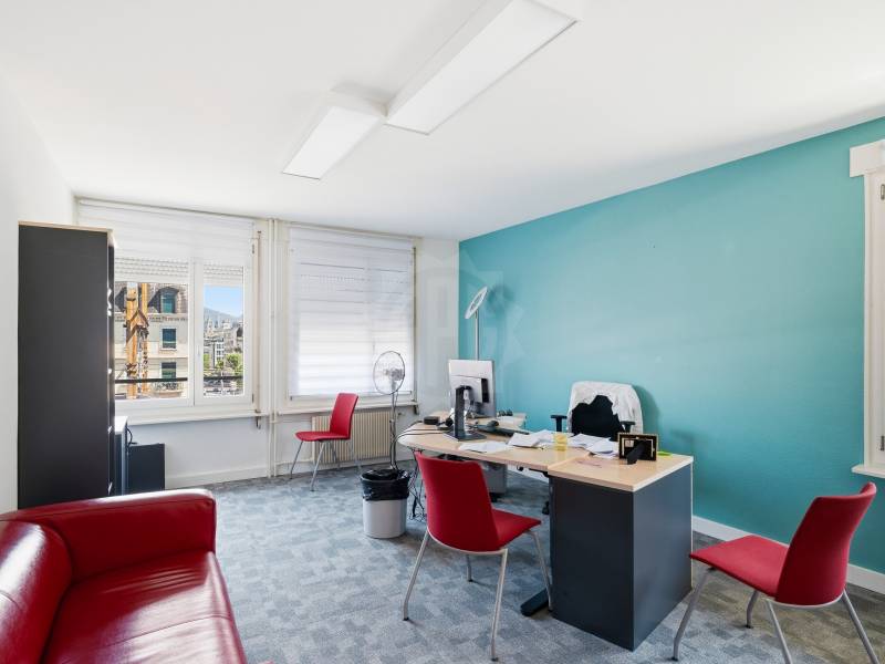 360m² office, photo 8 of 10