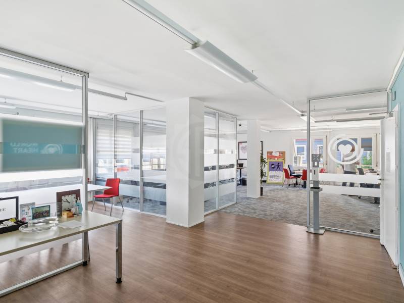 360m² office, photo 1 of 10