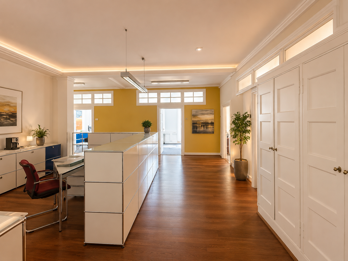 330m² office, photo 1 of 6