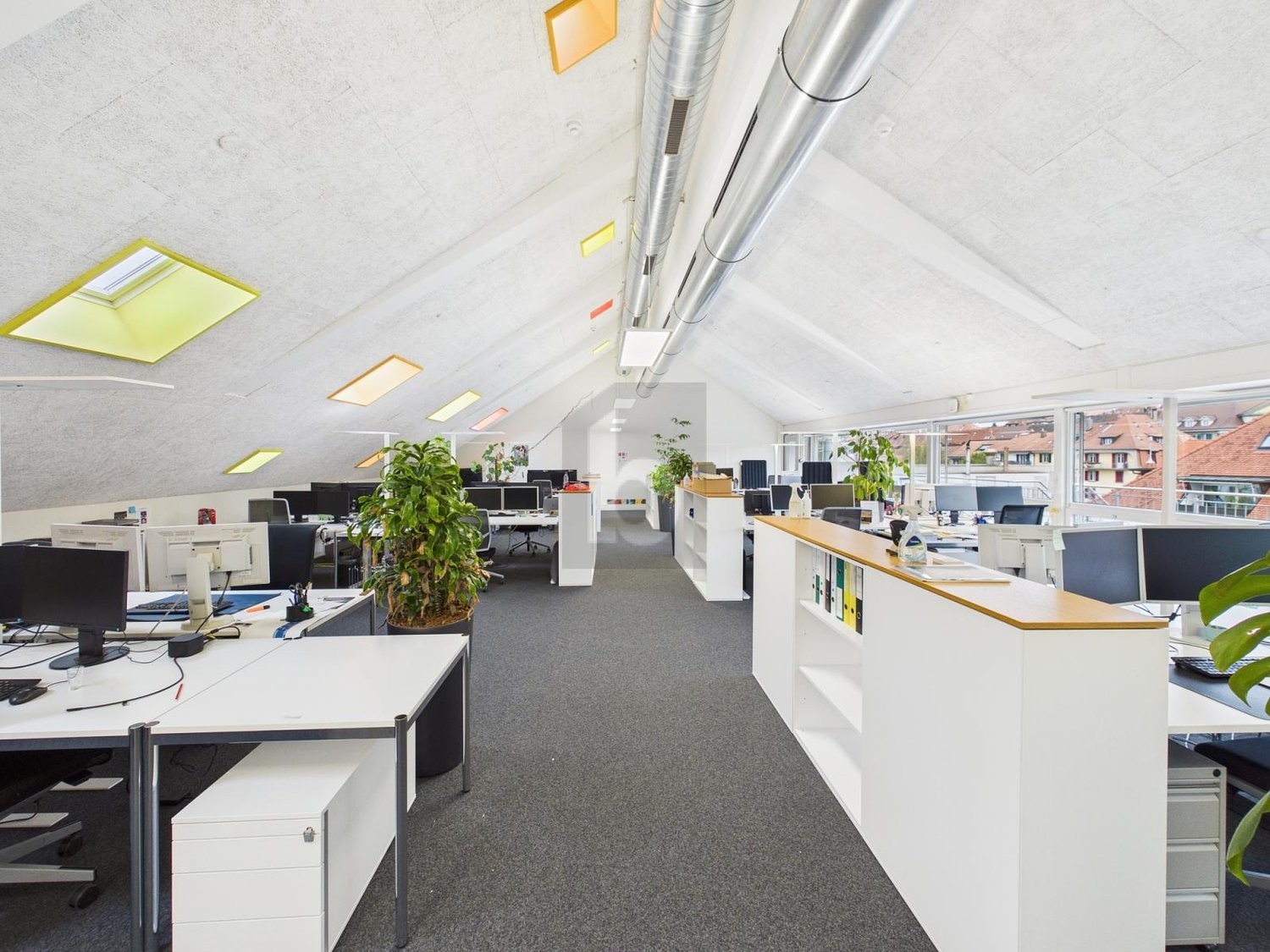470m² office