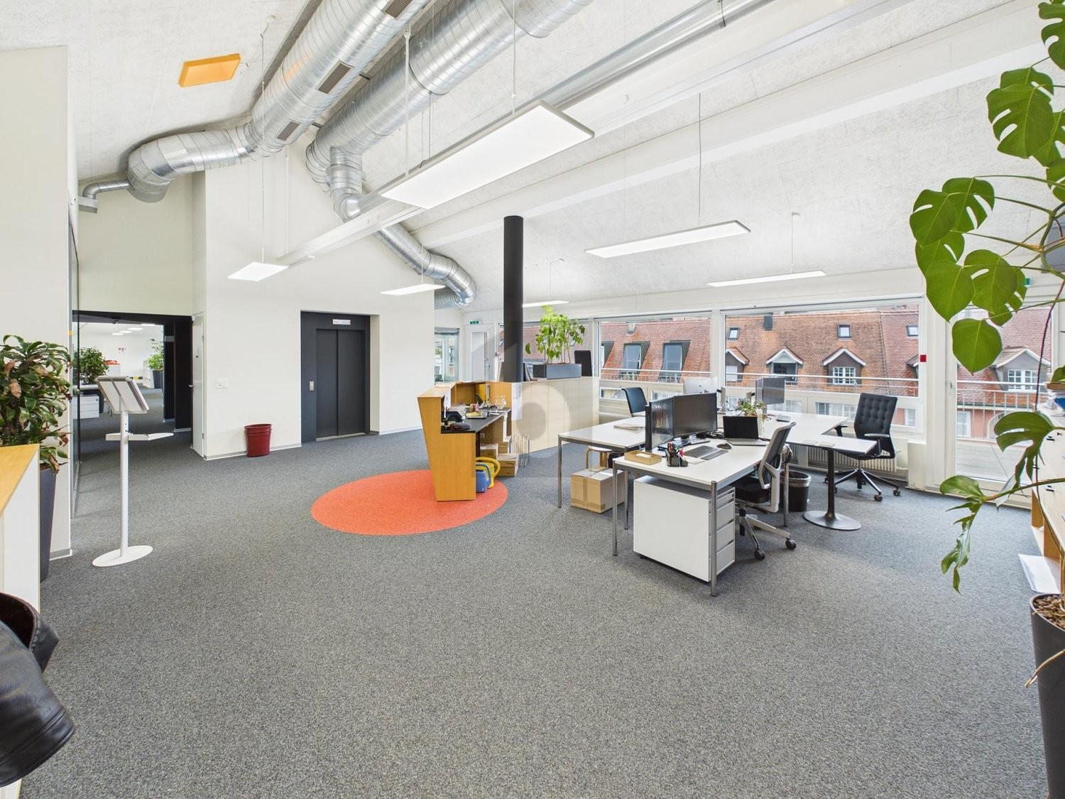 470m² office