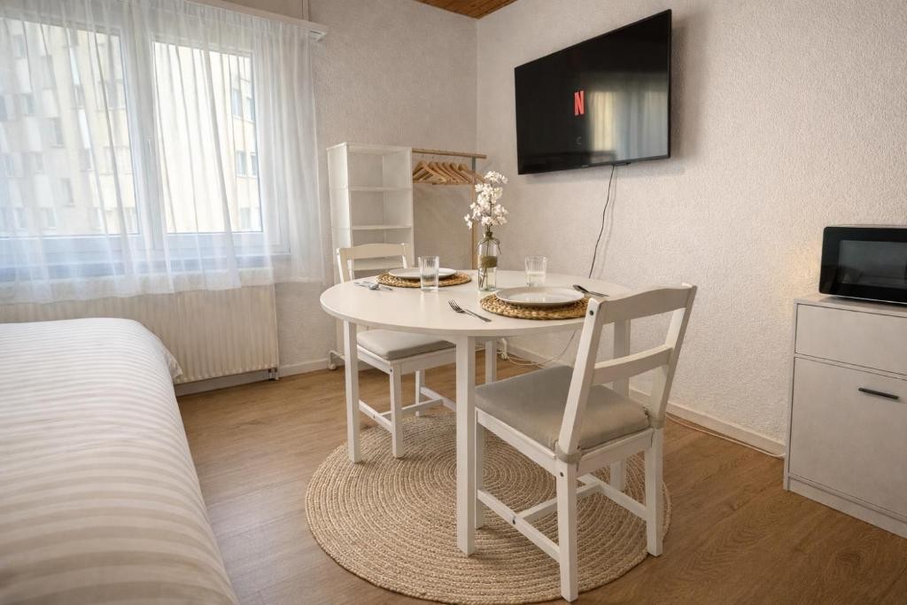 1 room apartment, photo 1 of 8