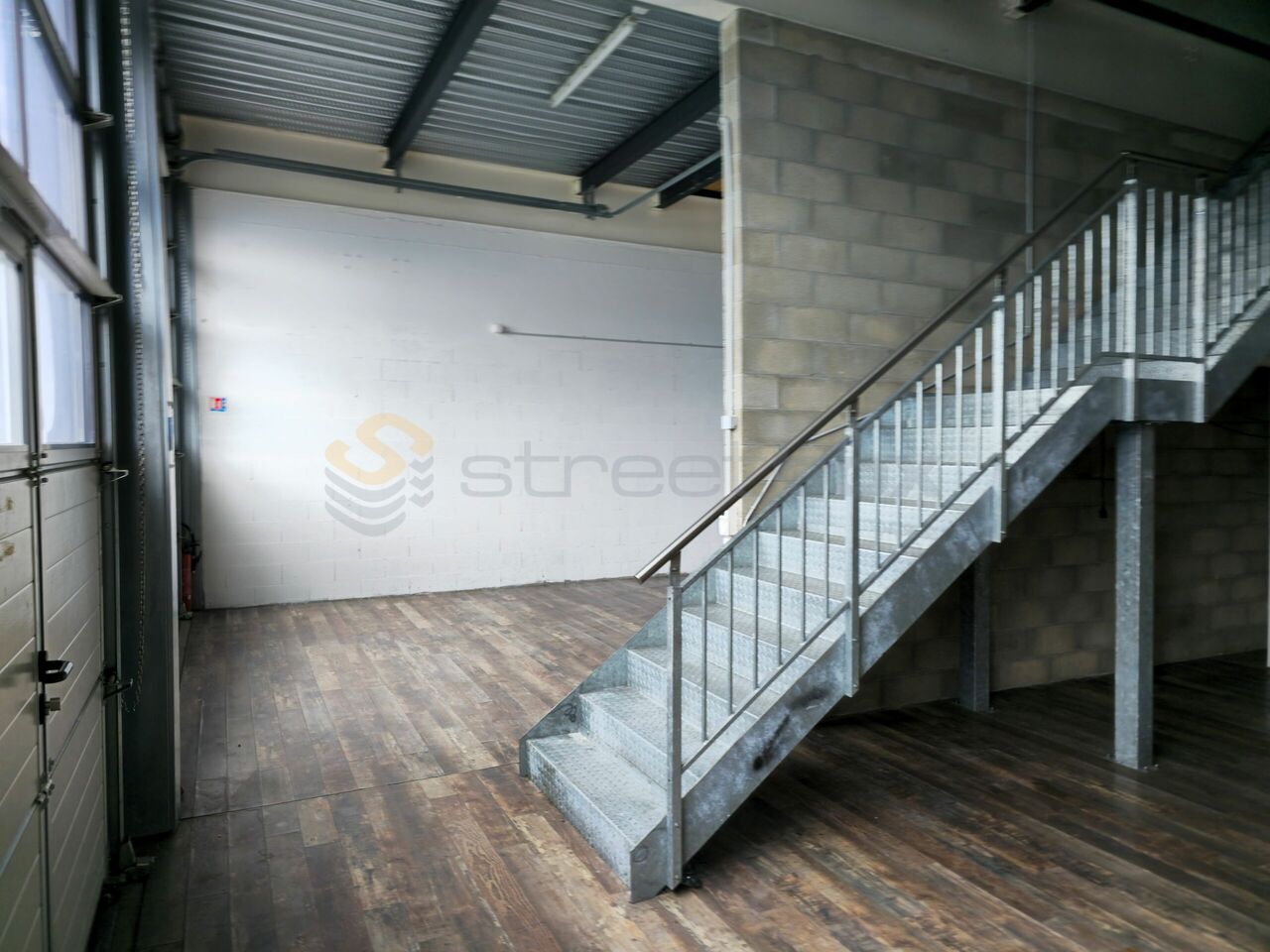 230m² commercial, photo 4 of 6