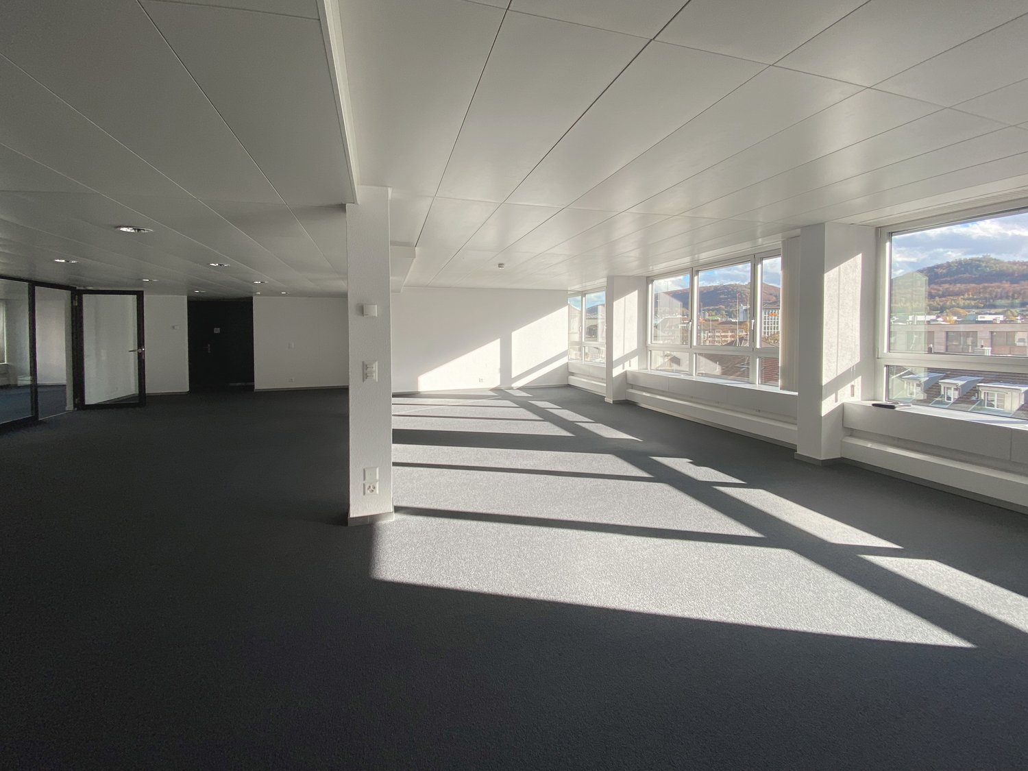 476m² office, photo 2 of 10