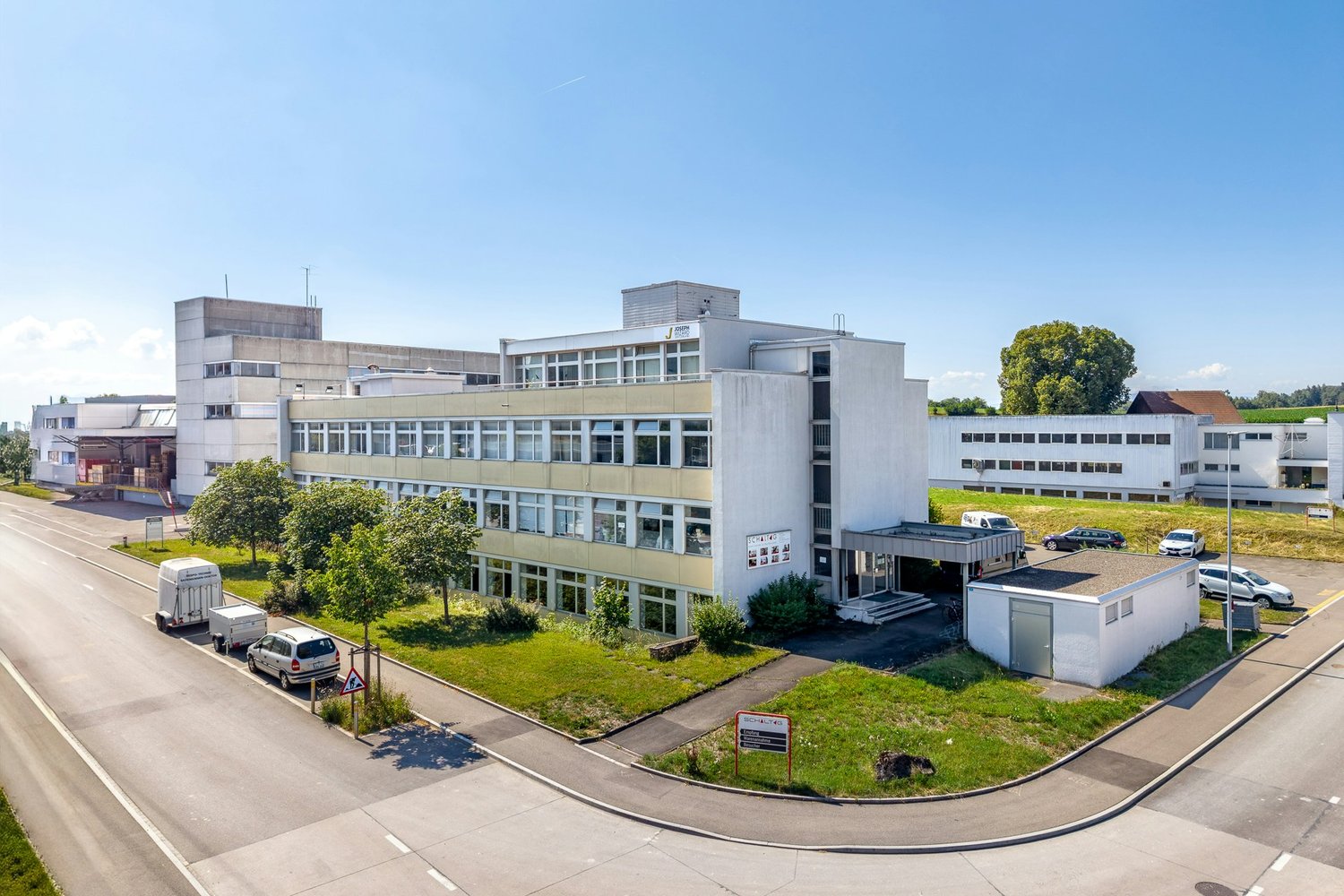 346m² commercial, photo 2 of 10