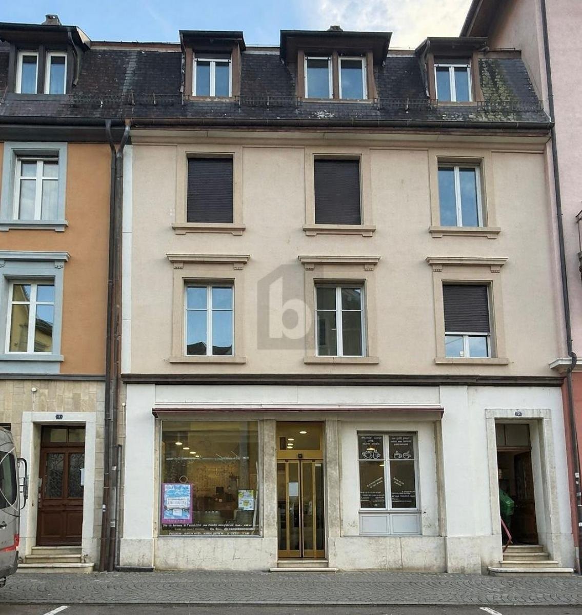 14 rooms multi family house