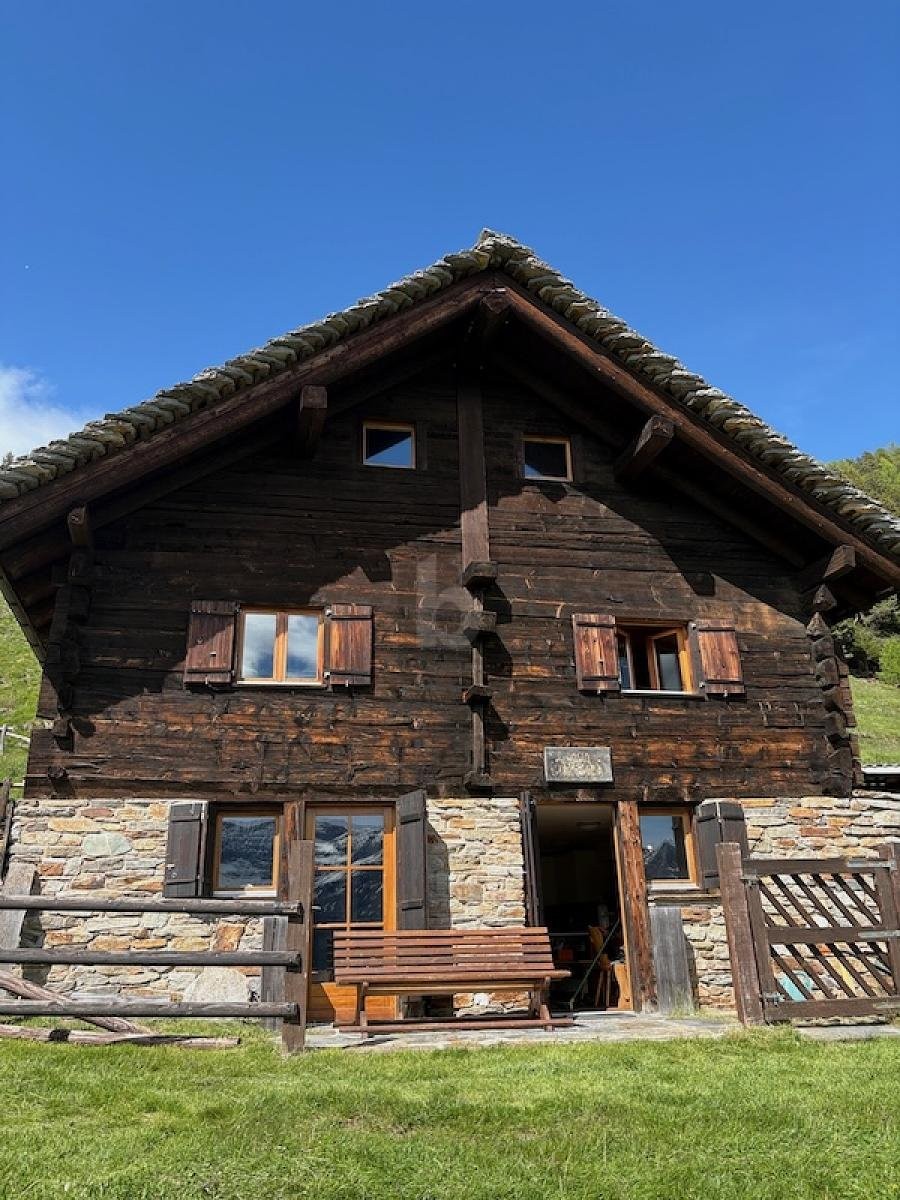 6 rooms chalet, photo 2 of 4
